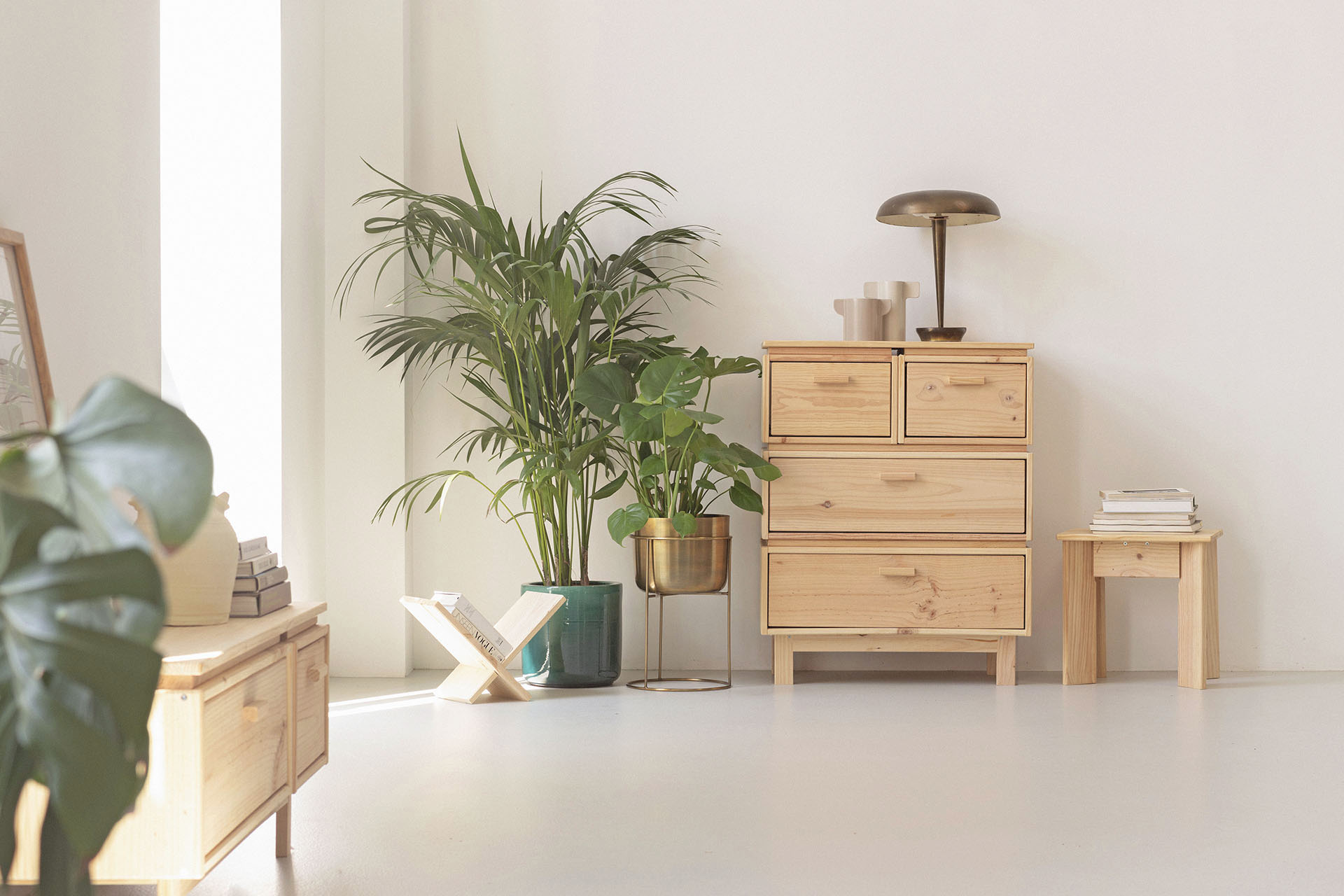 Imagen de ambiente 2 para:Cajonera de madera maciza